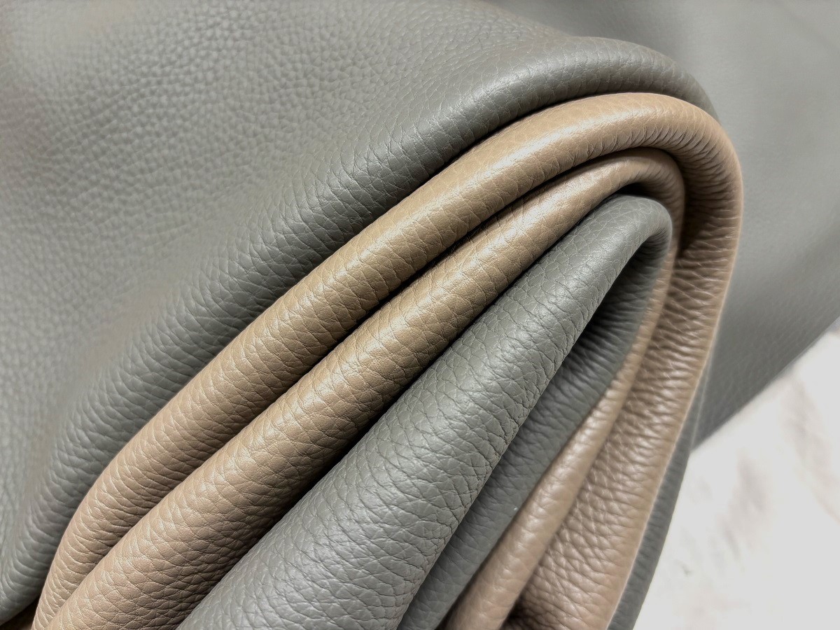 ラグーン トリヨンレザー